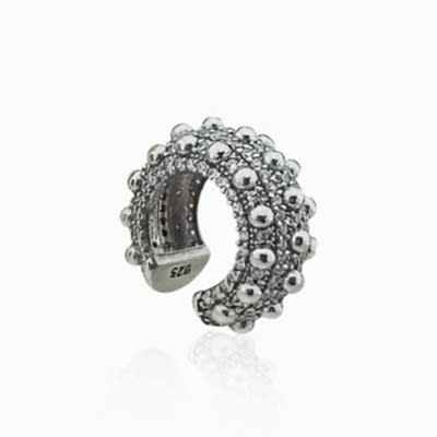 Betty Taşlı Kıkırdak Küpesi - by Eda Çetin